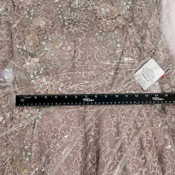 NWT Mac Duggal EMBELLISHED ILLUSION LONG SLEEVE A LINE GOWN Sz 4 Wedding Prom - Picture 16 of 16